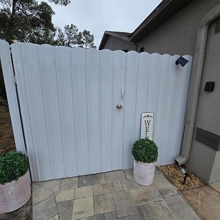 Serenity - Guest House In Spring Hill Exterior photo